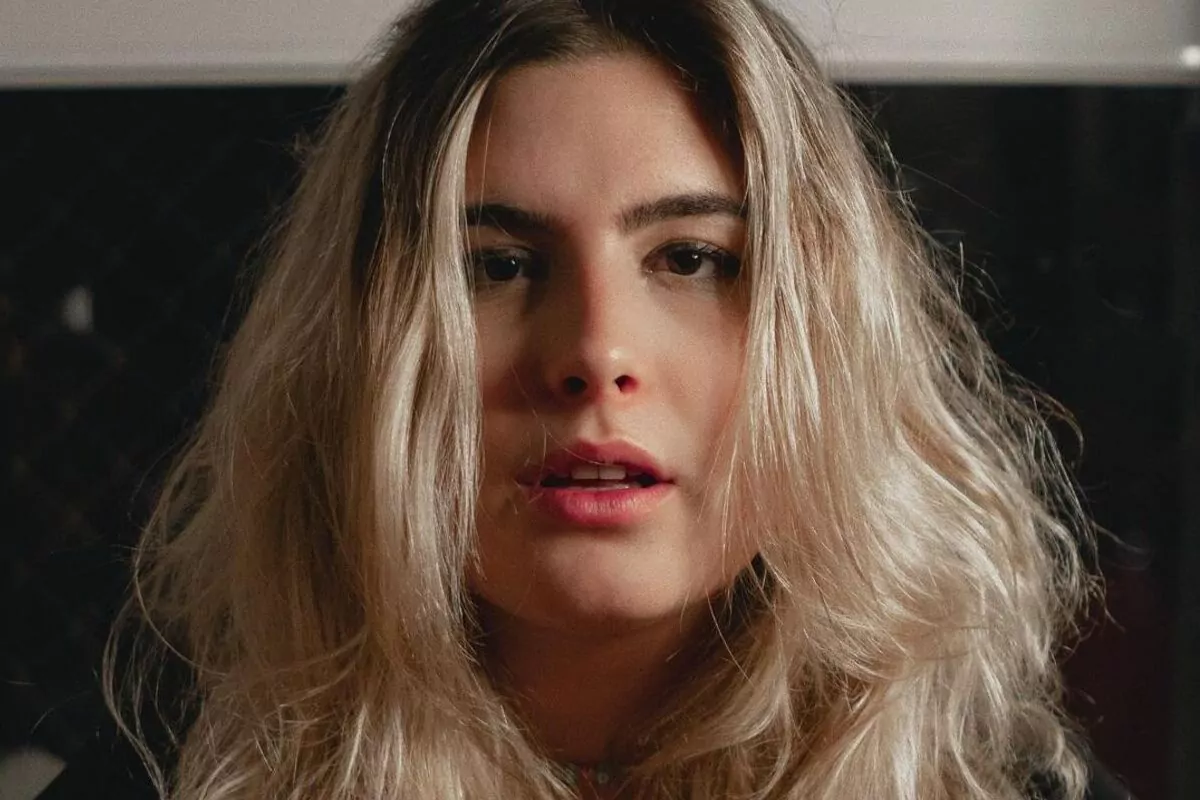 Maria Maud, filha da atriz Cláudia Abreu, está na novela Travessia e você nem fazia ideia - Foto Reprodução