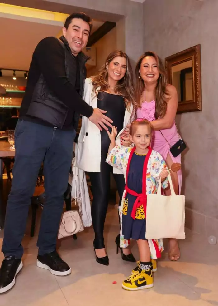 Dona Kika, mãe da apresentadora Sabrina Sato, anuncia chegada de mais um neto e leva o Brasil a loucura - Foto Reprodução Instagram