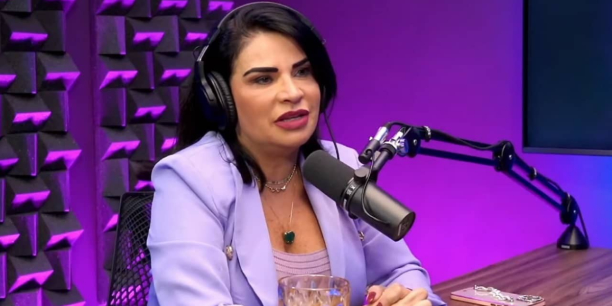 Solange Gomes em entrevista ao podcast 'Papagaio Falante' - Foto: Reprodução