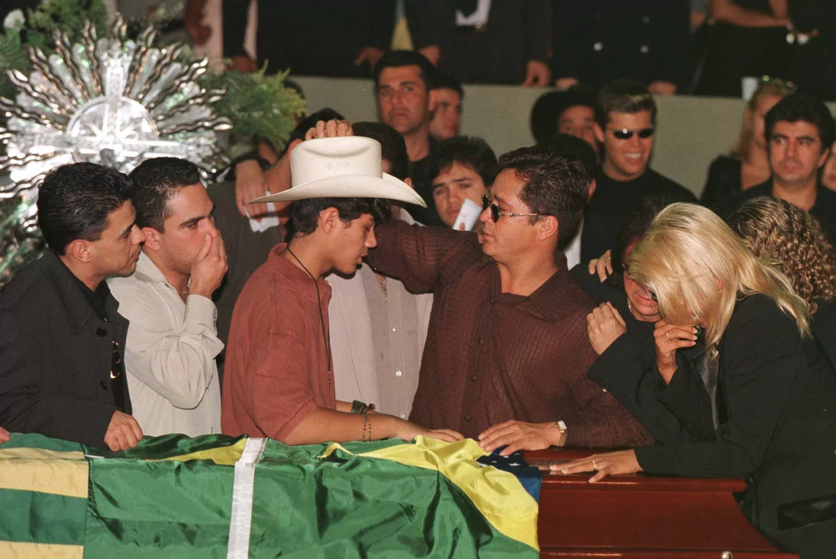 Enterro de Leandro (Foto Reprodução/F5)