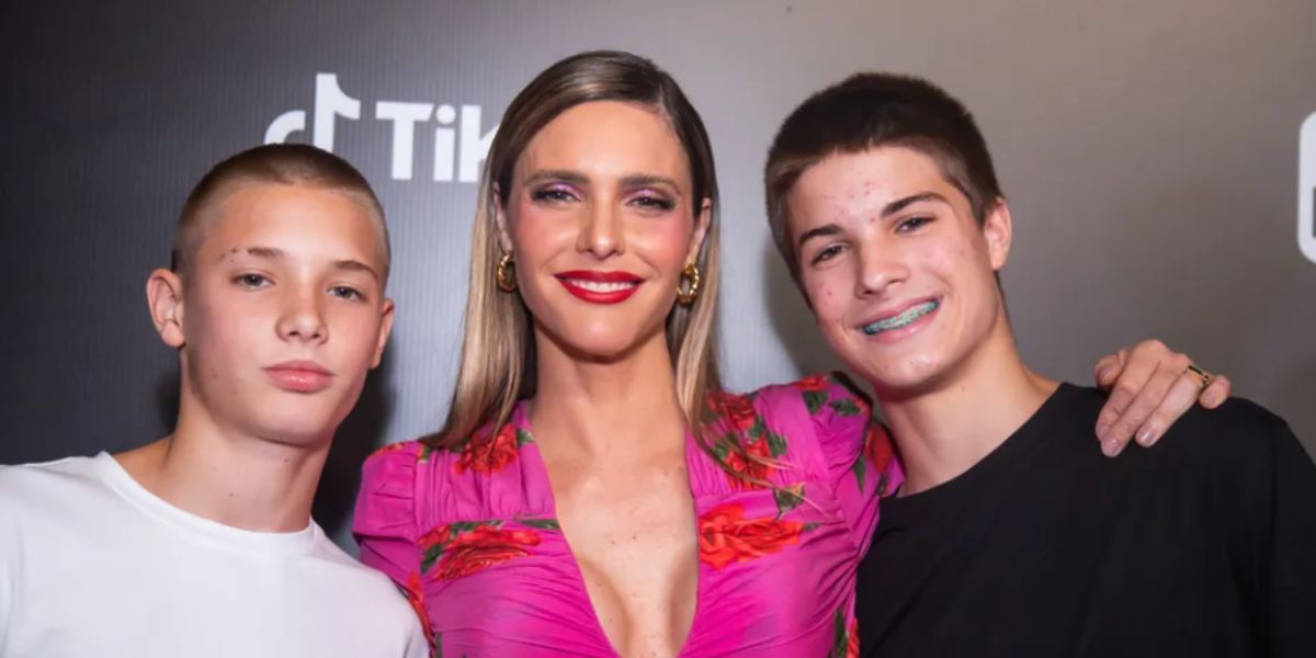 A apresentadora Fernanda Lima com os filhos João e Francisco