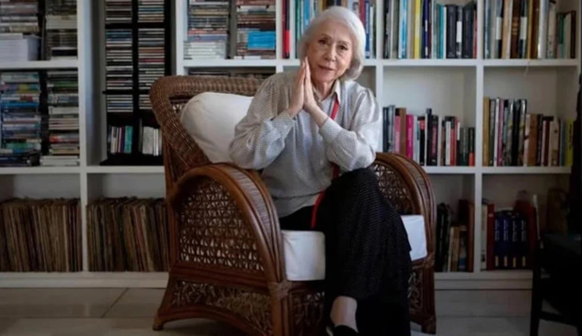Fernanda Montenegro e sua biblioteca invejável (Foto Reprodução/Internet)