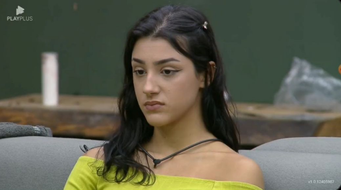 Adriane Galisteu se comunica com peões de A Fazenda 14 às pressas para fazer declarações importantes - Foto Reprodução