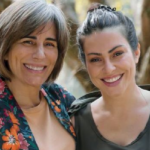 A atriz junto com sua filha, Cleo (Foto: Divulgação)