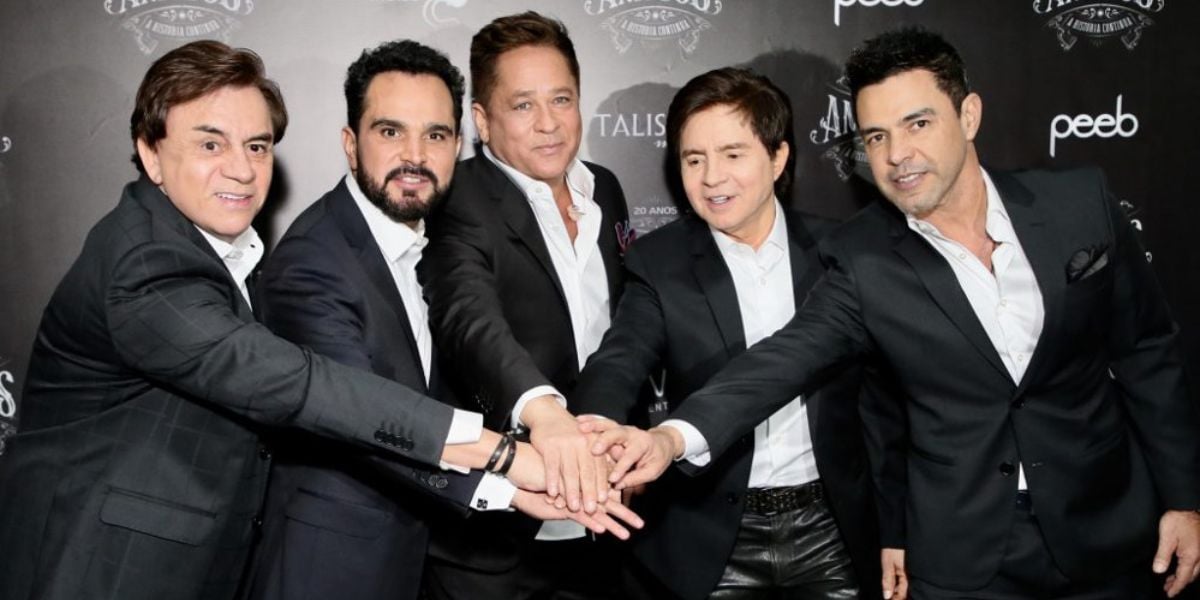 Um dos noOs Amigos cobram R$2 milhões por cada show que se apresentarão juntos (Reprodução: Instagram)mes de maior sucesso do mundo sertanejo, Leonardo segue em alta mesmo após tantos anos de carreira e tem faturado bastante com seus shows. O cantor, aliás, já pode se dar ao luxo de escolher quais shows e eventos fará, diferentemente dos artistas novos que chegam a fazer quase 30 shows em um mês. O cachê do cantor Leonardo está avaliado em R$ 280 mil.... - Veja mais em https://www.uol.com.br/splash/noticias/2022/06/11/os-caches-de-gusttavo-lima-simone-e-simaria-ze-neto-e-outros-sertanejos.htm?cmpid=copiaecola