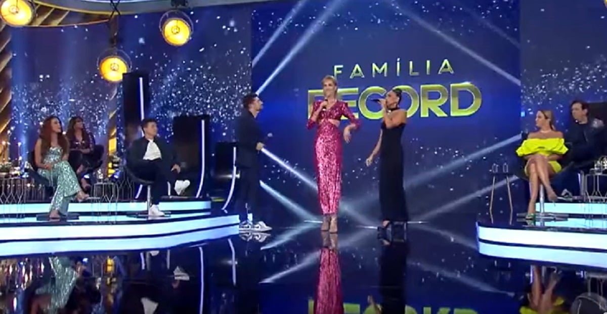 http://tvfoco.uai.com.br/wp-content/uploads/2015/05/Daniela-Mercury.jpg