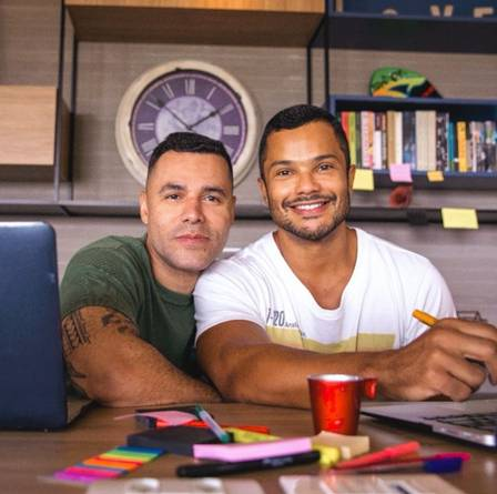 Rodrigo Sant'Anna ao lado do amado (Foto: Divulgação)