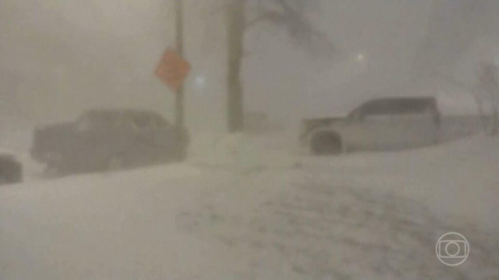 Tempestade de inverno nos Estados Unidos e Canadá foi destaque no Jornal Nacional do último sábado (24) - Imagem: Reprodução