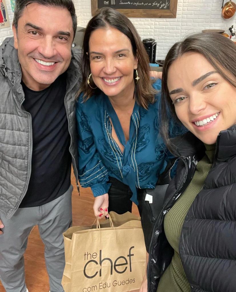 Foto publicada por Luciana Cardoso, esposa de Faustão, com Edu Guedes e Jaque Ciocci (Reprodução)