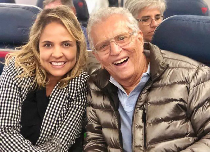 Carlos Alberto ao lado de Renata Dominguez (Foto: Divulgação)