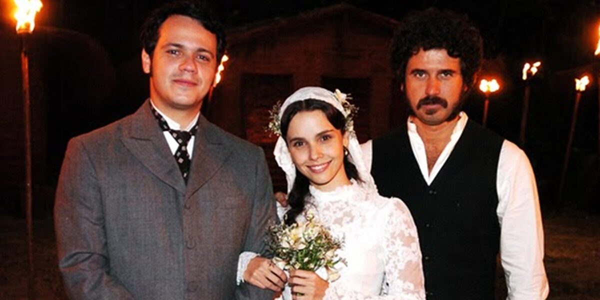 http://tvfoco.uai.com.br/wp-content/uploads/2015/05/Daniela-Mercury.jpg