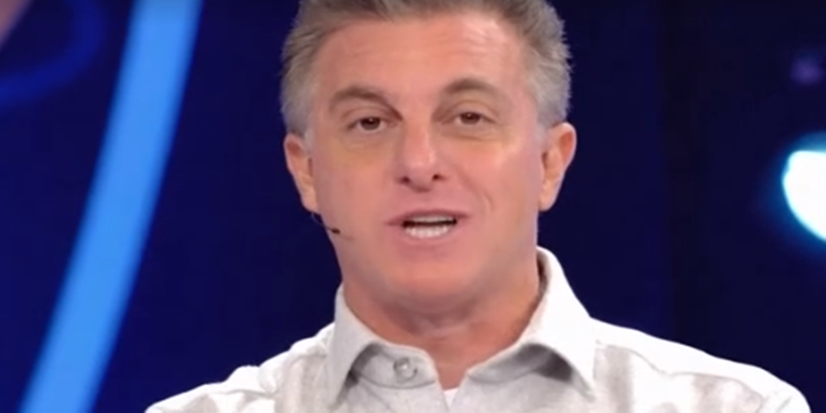 Luciano Huck no palco do "Domingão" (Foto: reprodução) 