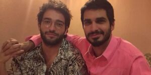 Humberto Carrão e Thales Junqueira causaram falatório ao surgirem juntos (Foto: Reprodução / Instagram)