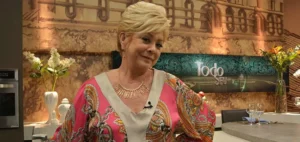 Desaparecida e isolada por 12 anos e ainda sim contratada, apresentadora choca ao reaparecer na TV - Foto Reprodução