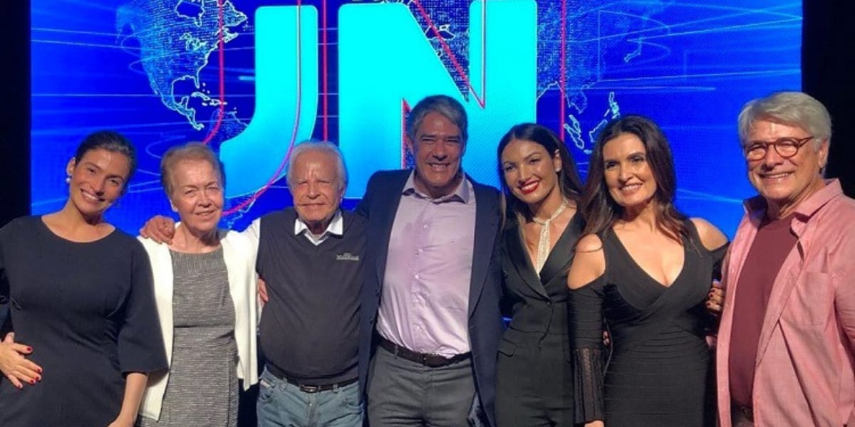 http://tvfoco.uai.com.br/wp-content/uploads/2015/05/Daniela-Mercury.jpg