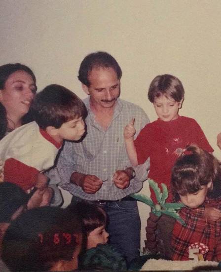 Galã mais lindo da Globo, assumiu sexualidade e engatou namoro com amigo de infância  - Foto Reprodução