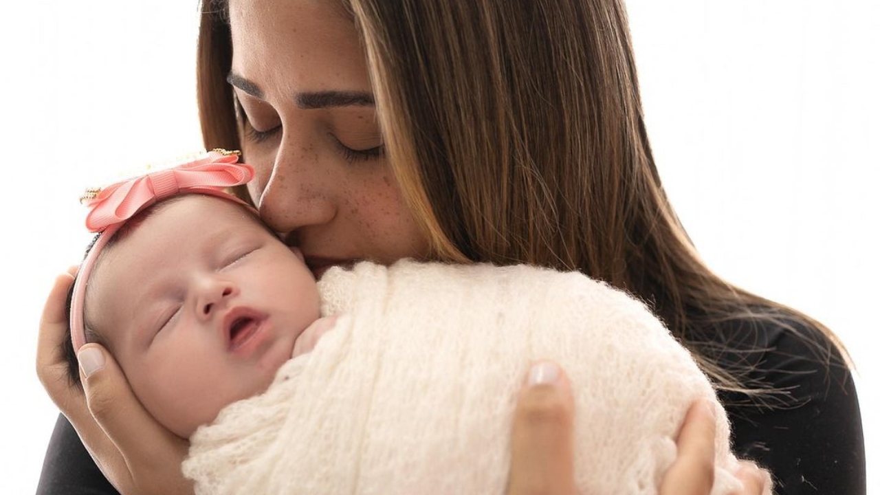 Mc Loma preocupa seguidores ao confessar ter ido ao hospital ás pressas durante a madrugada com sua filha Melanie  - Foto Reprodução Instagram