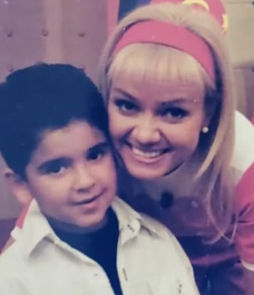 Astro Mirim ao lado de Eliana (Foto: Divulgação)