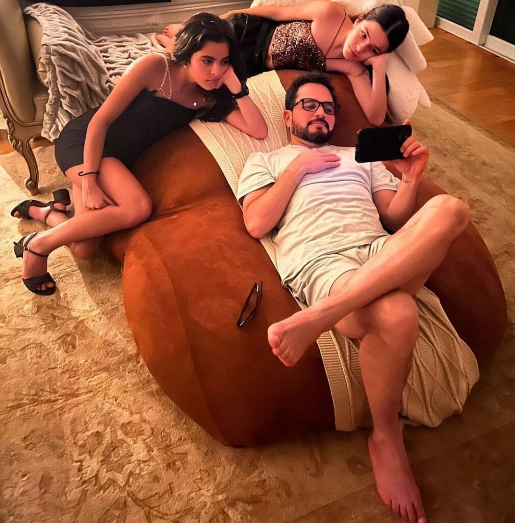 Cantor Luciano Camargo com suas filhas em postagem no Instagram (Foto: Reprodução)