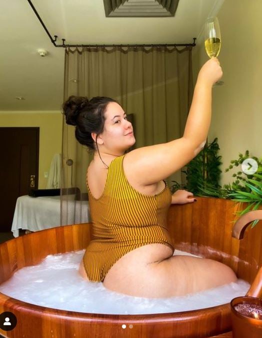 Lésbica e com uma aparência chocante, assim está Ágata, filha de Carminha em Avenida Brasil - Foto Reprodução
