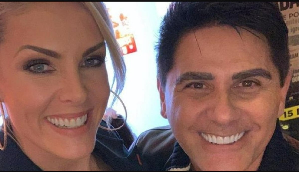 http://tvfoco.uai.com.br/wp-content/uploads/2015/05/Daniela-Mercury.jpg