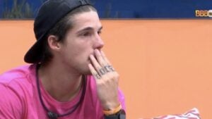 Gabriel diz que cabelo de Bruno parece carpete