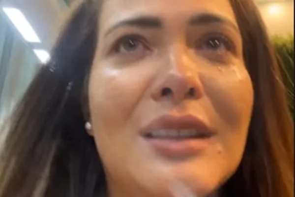 Geisy Arruda é vítima de crime dentro do avião e surge aos prantos nas redes sociais relatando o acontecido - Foto Reprodução Instagram
