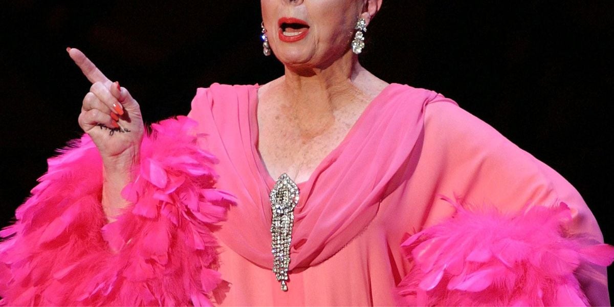 http://tvfoco.uai.com.br/wp-content/uploads/2015/05/Daniela-Mercury.jpg