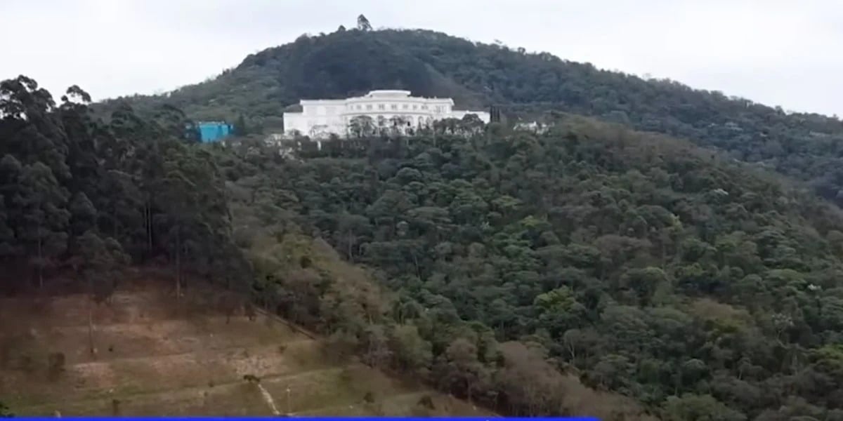 Mansão de Daniela Albuquerque surpreende web pela dimensão (Foto: Reprodução)