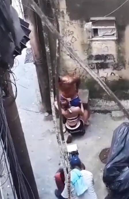 Registro de sexo oral em clipe novo da Anitta
