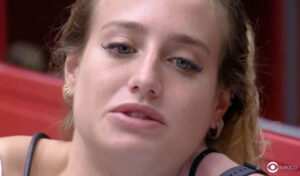 BBB23 - Após lamber colher da pia, Bruna comete nova nojeira: 