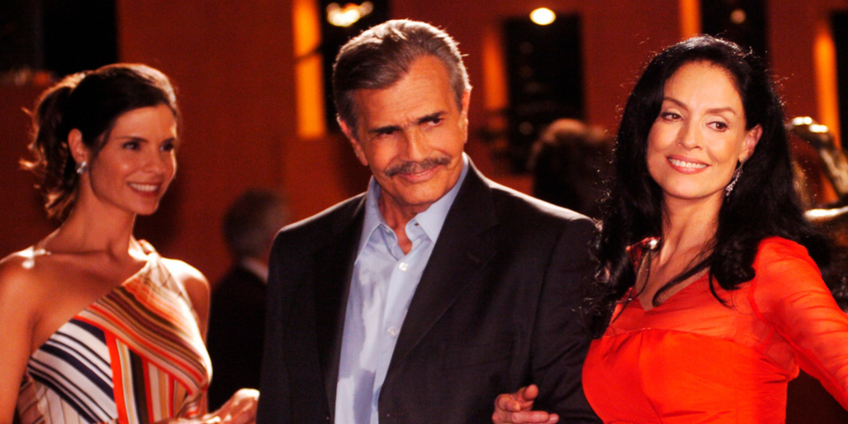 http://tvfoco.uai.com.br/wp-content/uploads/2015/05/Daniela-Mercury.jpg