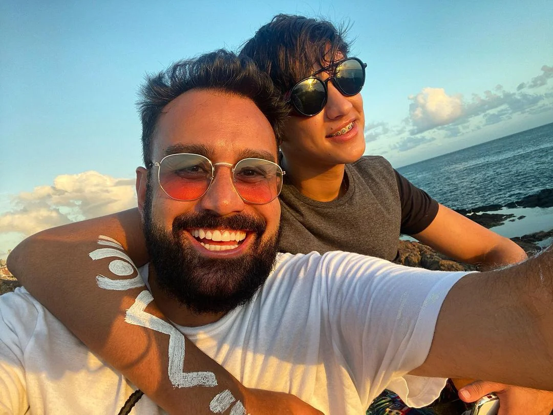Apresentador da Record assumiu romance com rapaz 26 anos mais novo (Foto: Reprodução)