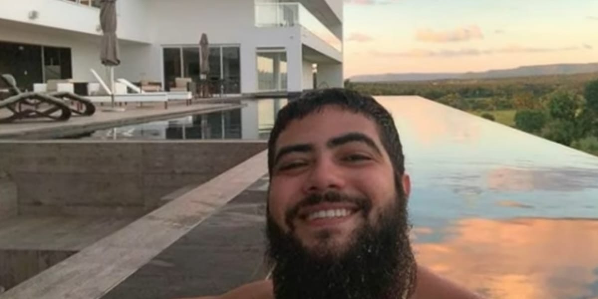 Piscina com borda infinita e uma bela vista da natureza (Reprodução: Youtube)