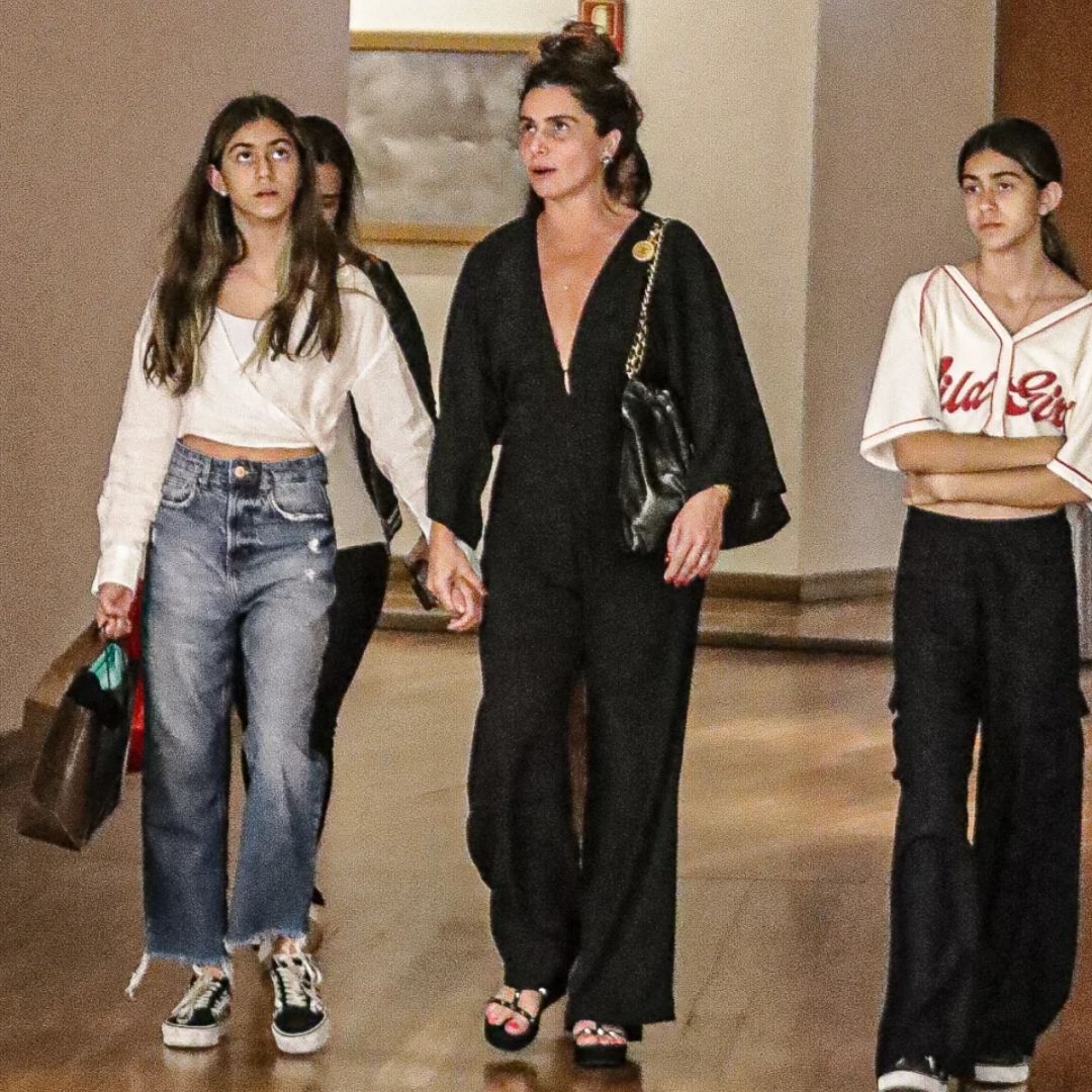 Giovanna Antonelli no shopping no Rio de Janeiro com suas filhas (Reprodução)