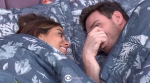 Key Alves e Gustavo Benedeti: dupla foi flagrada cometendo infração no quarto do BBB23 (Foto: Reprodução / Globoplay)