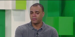 Denílson se emocionou ao contar história (Foto Reprodução/Band)