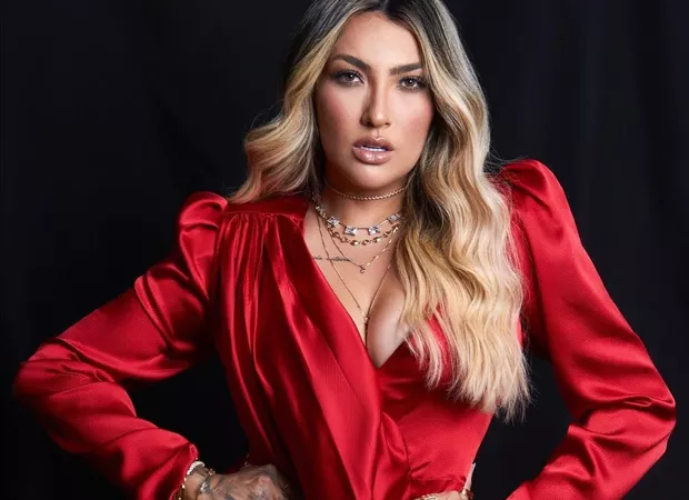 Ex-A Fazenda, após sentir fortes dores, Thayse Teixeira é hospitalizada às pressas e passará por cirurgia após descobrir grave problema  - Foto Reprodução