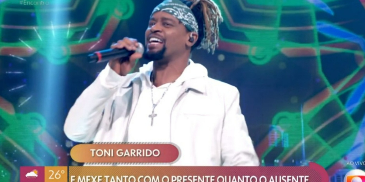 Toni Garrido cantou no "Encontro" (Foto: Reprodução/TV Globo)