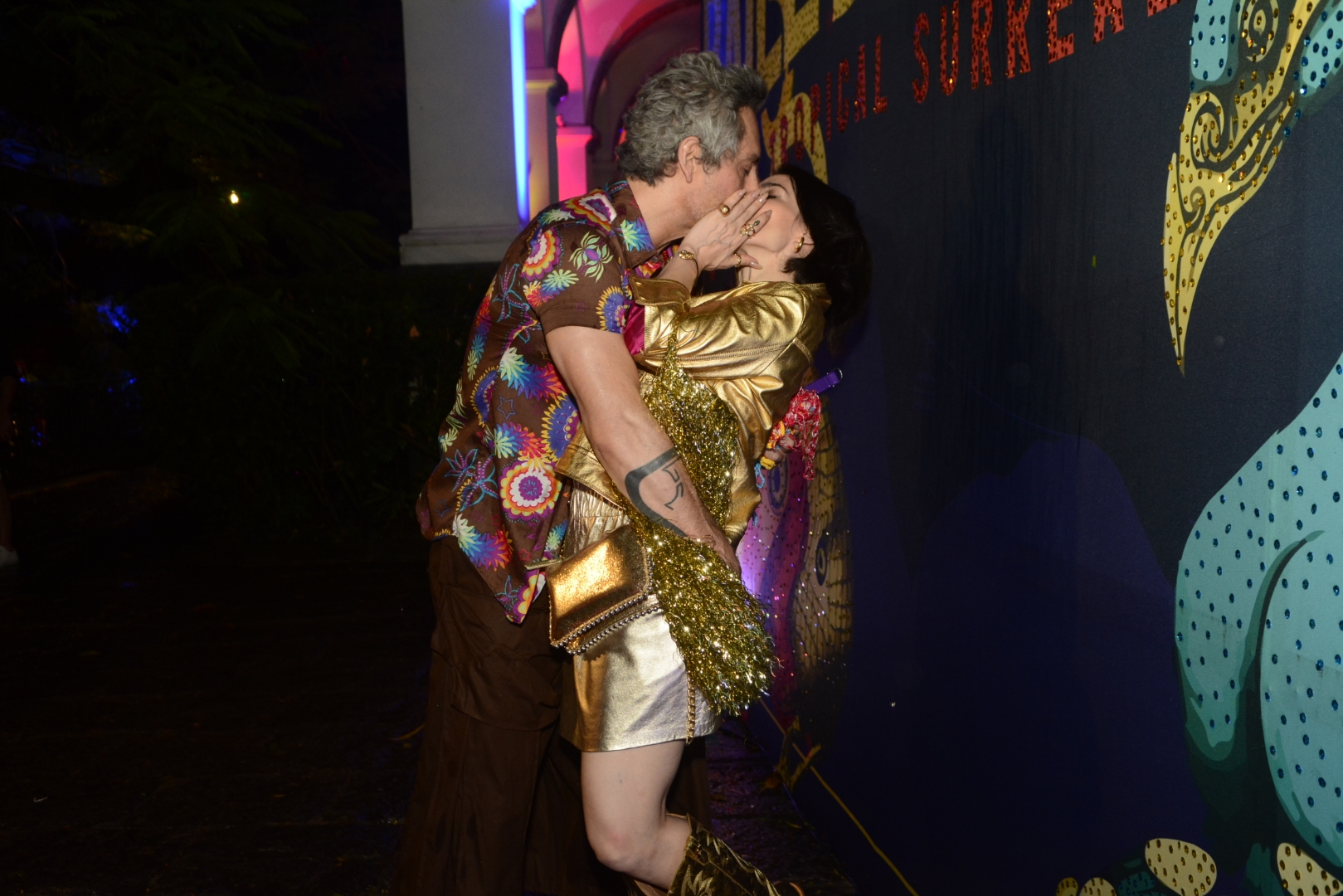 Alexandre Nero, da Globo, e sua esposa Karen Brusttolin em um baile de Carnaval - Foto AgNews