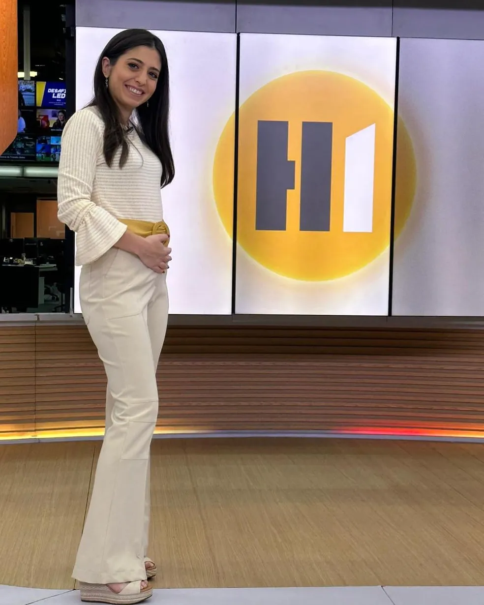 Cinthia Toledo, jornalista do Bom Dia São Paulo, da Globo, surpreende ao anunciar nova gravidez e deixa colegas de profissão chocados - Foto Reprodução Instagram