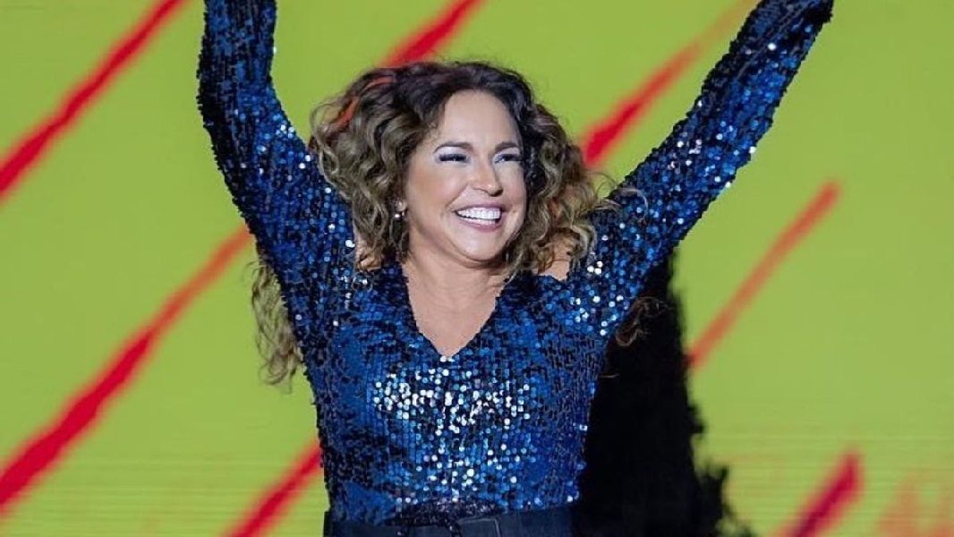 Daniela Mercury toda animada em show (Foto: Reprodução/ Internet) Daniela Mercury toda animada em show (Foto: Reprodução/ Internet)