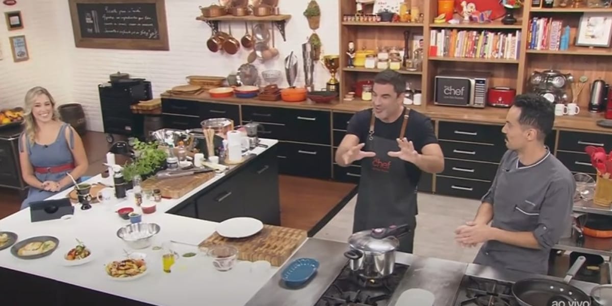 Edu Guedes lembrou de Jão Kleber, ao falar que iria abrir a panela somente após o intervalo (Reprodução: The Chef/ Band)
