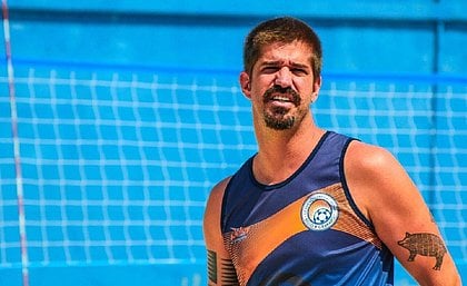 Famoso, amado e ídolo dos brasileiros, vai aos prantos ao ser acometido por doença rara e expor cirurgia no cérebro - Foto Reprodução Internet