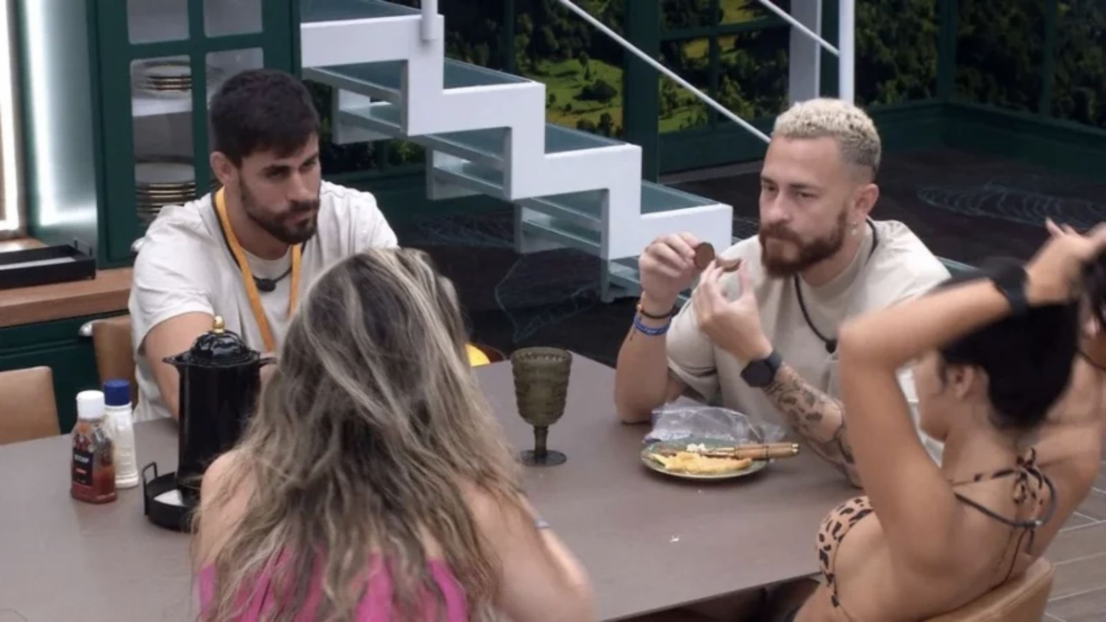 Fred Desimpedidos arma plano com Quarto Deserto
