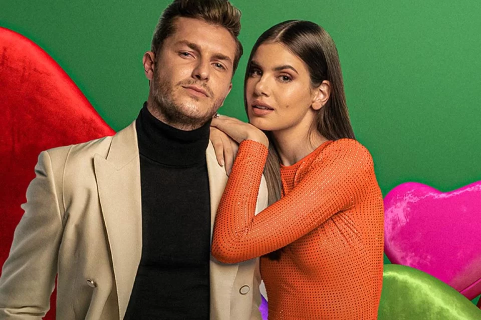 Klebber Toledo, da Globo e Camila Queiroz - Foto Reprodução 