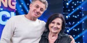 Luciano Huck e Dona Déa Lúcia no Domingão da Globo (Reprodução - Globo)