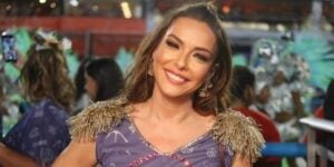 Regiane Alves assume grande amor ao Brasil   (Foto: Reprodução / Instagram)