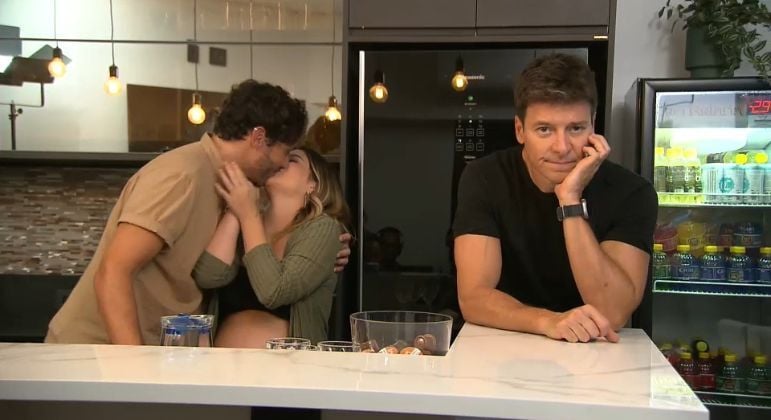 Rodrigo Faro, Viih Tube e Eliezer no programa A Hora do Faro - Foto Reprodução RecordTV