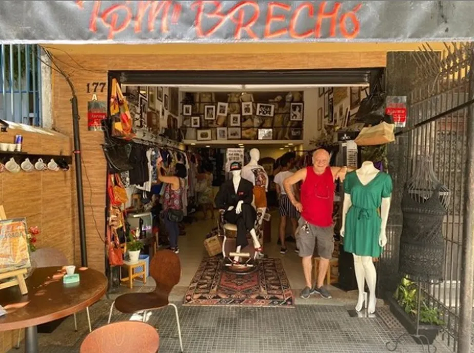 Tonico, o Mendonça de A Grande Família, no seu TPM Brechó, em Botafogo - Foto Reprodução